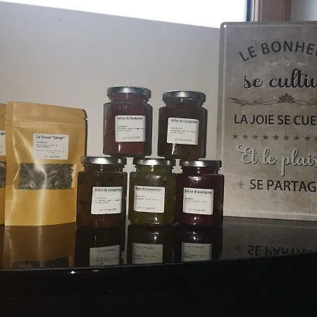 La Pause לינה וארוחת בוקר 3*