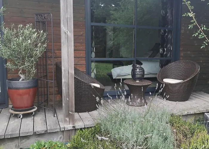 La Pause לינה וארוחת בוקר 3*